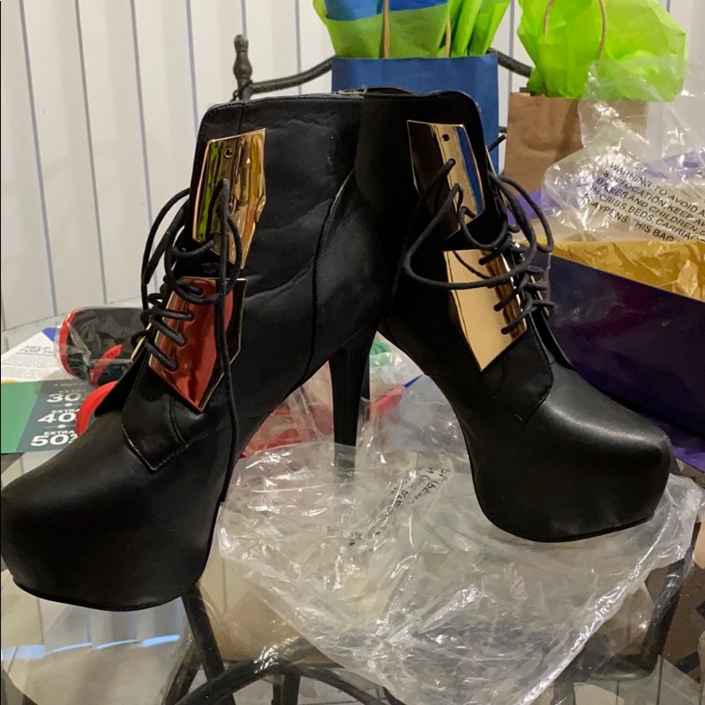 Steve Madden Boot